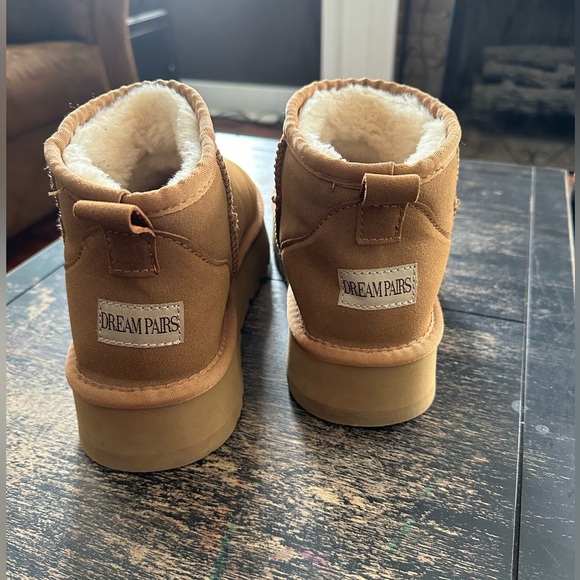 Women’s Winter Boots - Picture 2 of 5